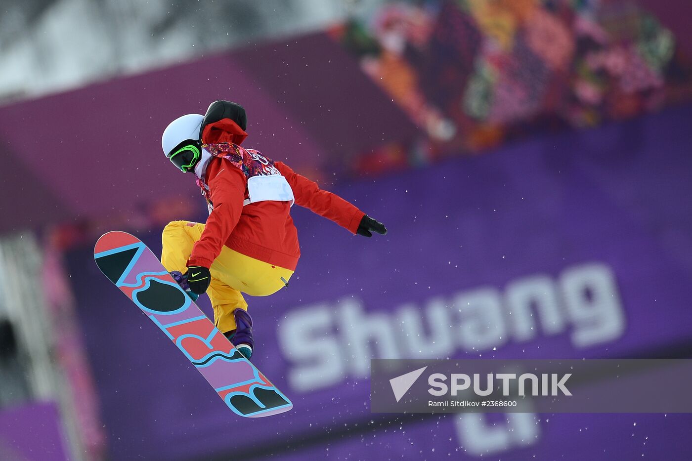 2014 Winter Olympics. Snowboarding. Women. Halfpipe