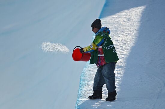2014 Winter Olympics. Snowboarding. Women. Halfpipe