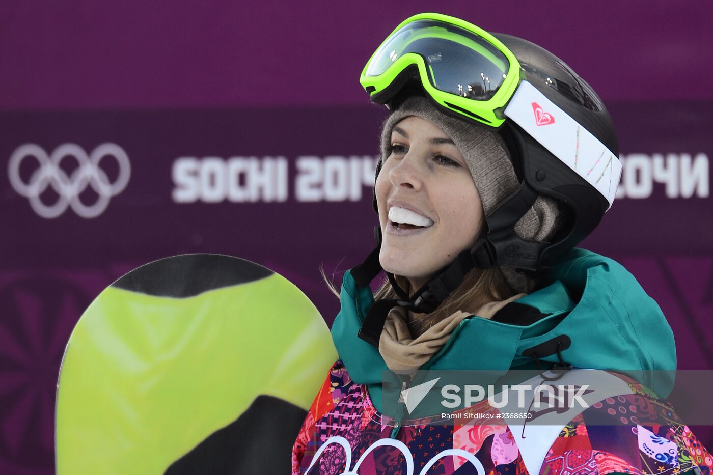2014 Winter Olympics. Snowboarding. Women. Halfpipe