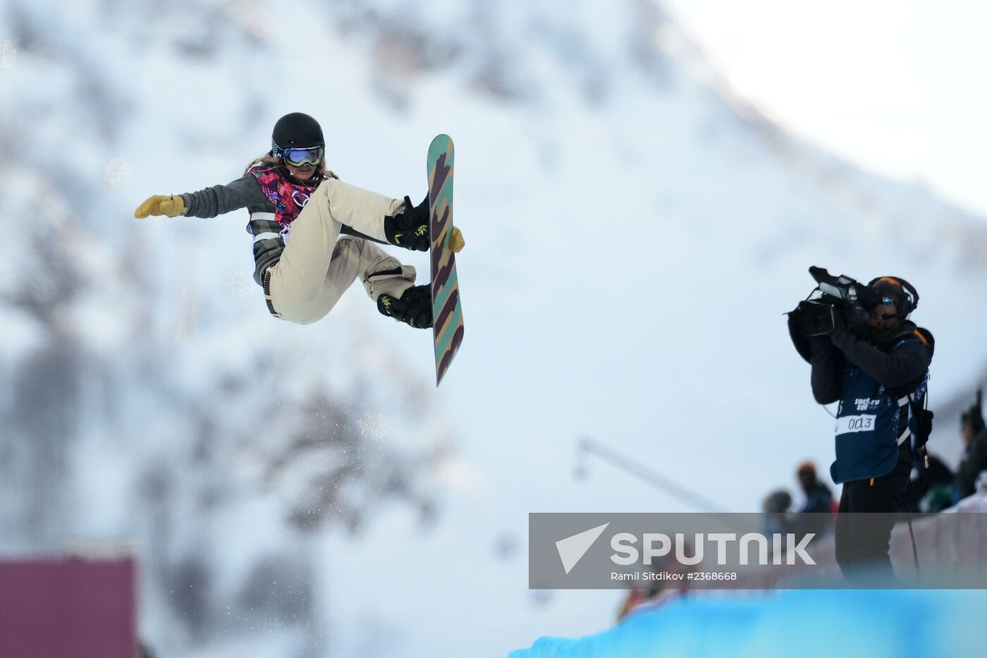2014 Winter Olympics. Snowboarding. Women. Halfpipe