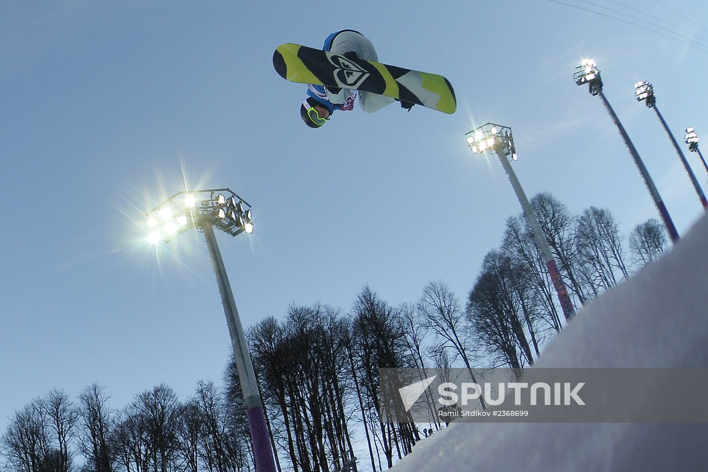 2014 Winter Olympics. Snowboarding. Women. Halfpipe