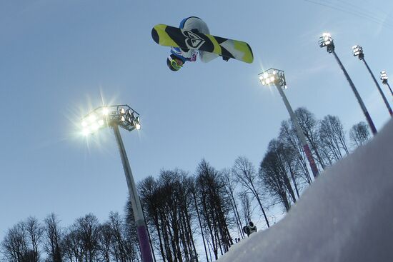 2014 Winter Olympics. Snowboarding. Women. Halfpipe