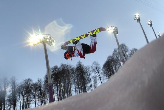 2014 Winter Olympics. Snowboarding. Women. Halfpipe