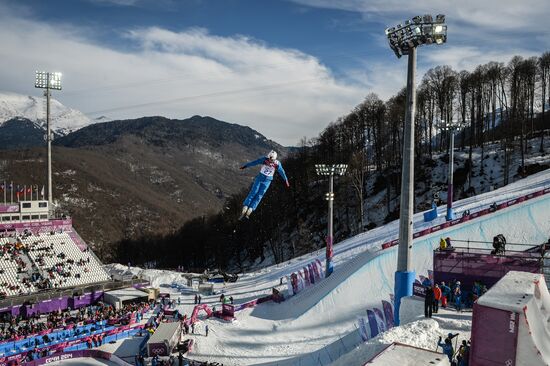 2014 Winter Olympics. Freestyle skiing. Women. Aerials. Trainings