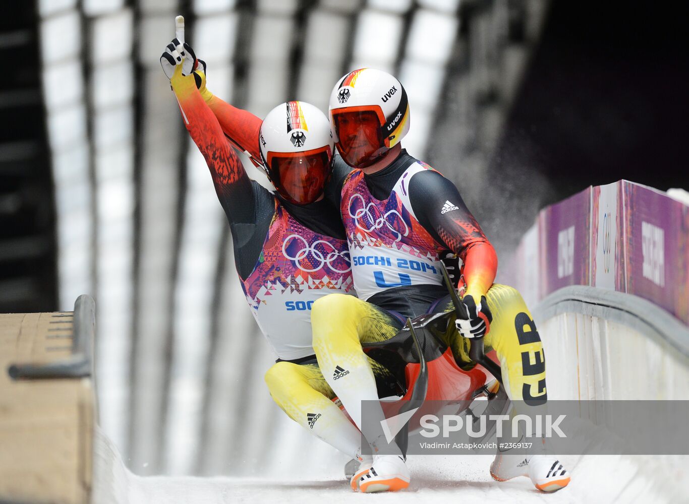 2014 Winter Olympics. Luge. Men’s doubles