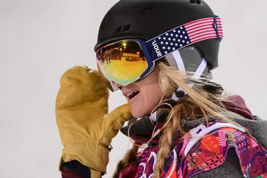 2014 Winter Olympics. Snowboarding. Women. Halfpipe