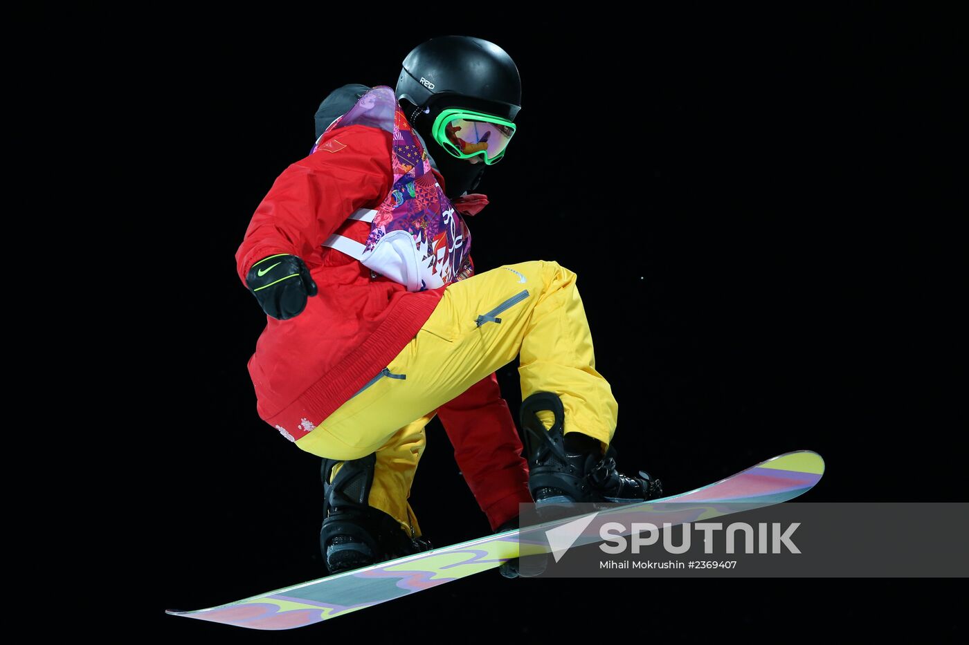 2014 Winter Olympics. Snowboarding. Women. Halfpipe