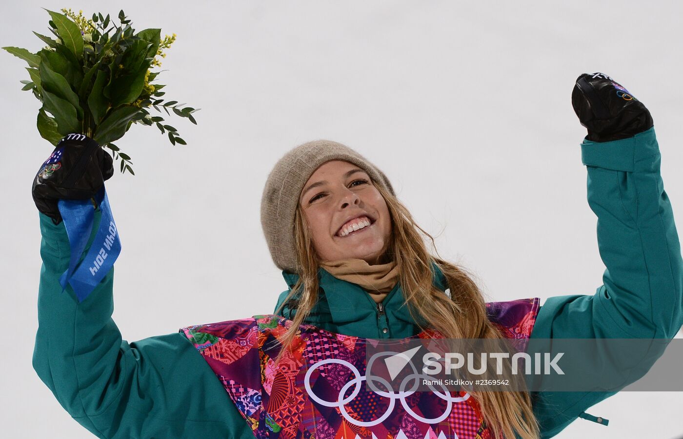 2014 Winter Olympics. Snowboarding. Women. Halfpipe
