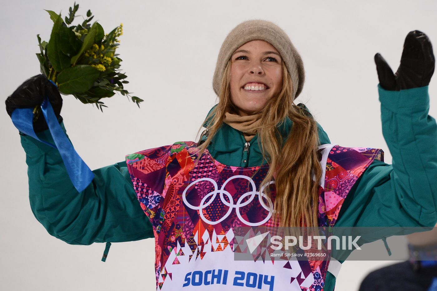 2014 Winter Olympics. Snowboarding. Women. Halfpipe