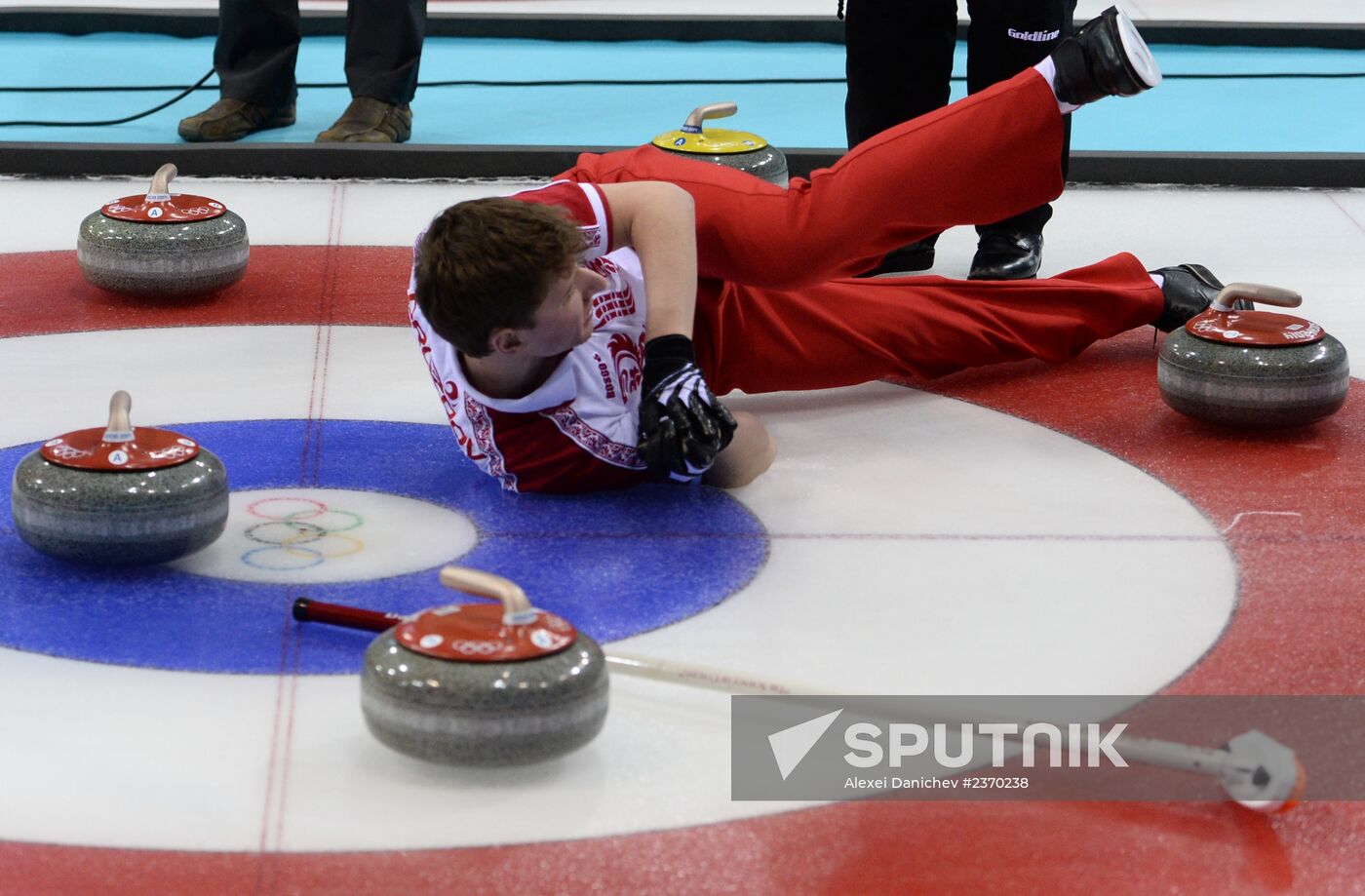 2014 Winter Olympics. Curling. Men. Day Four