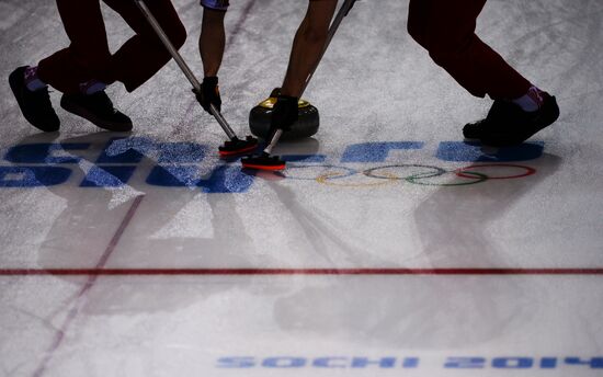 2014 Winter Olympics. Curling. Men. Day Four