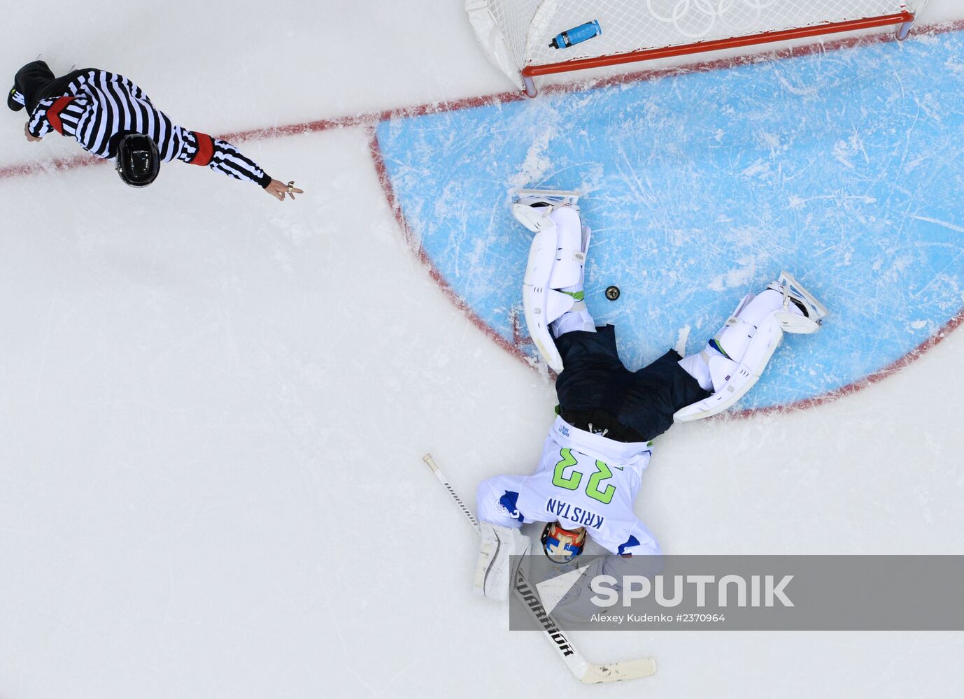 2014 Winter Olympics. Ice hockey. Men. Russia vs. Slovenia
