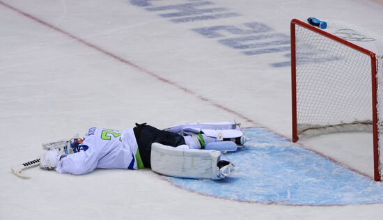 2014 Winter Olympics. Ice hockey. Men. Russia vs. Slovenia