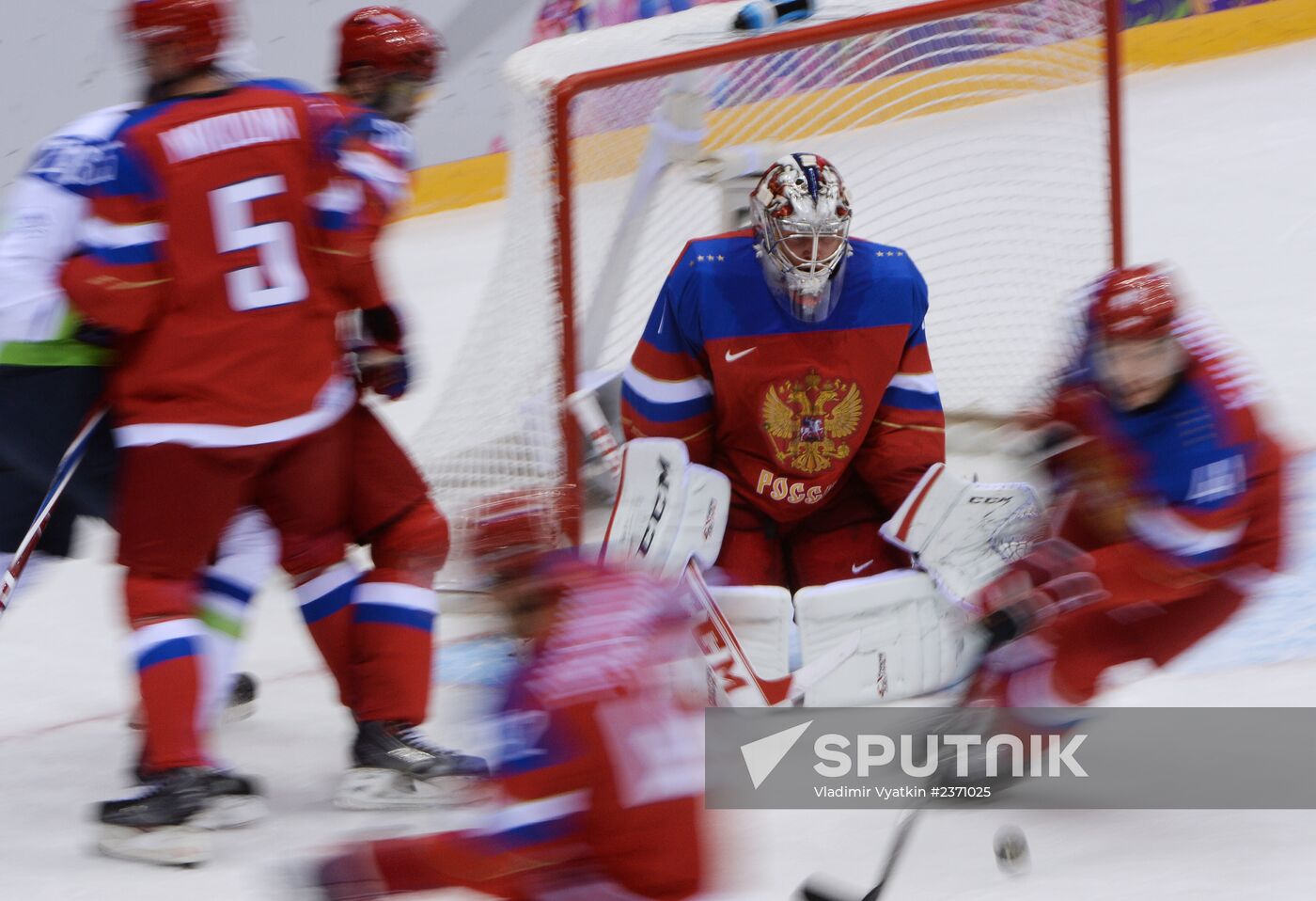 2014 Winter Olympics. Ice hockey. Men. Russia vs. Slovenia