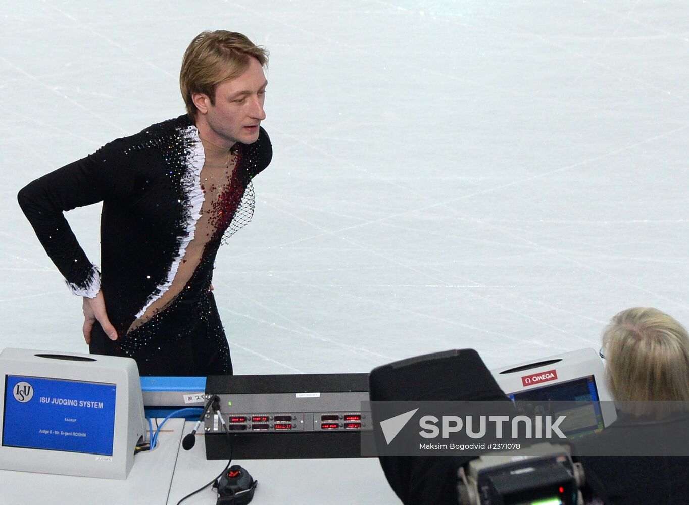 2014 Winter Olympics. Figure skating. Men's singles. Short program