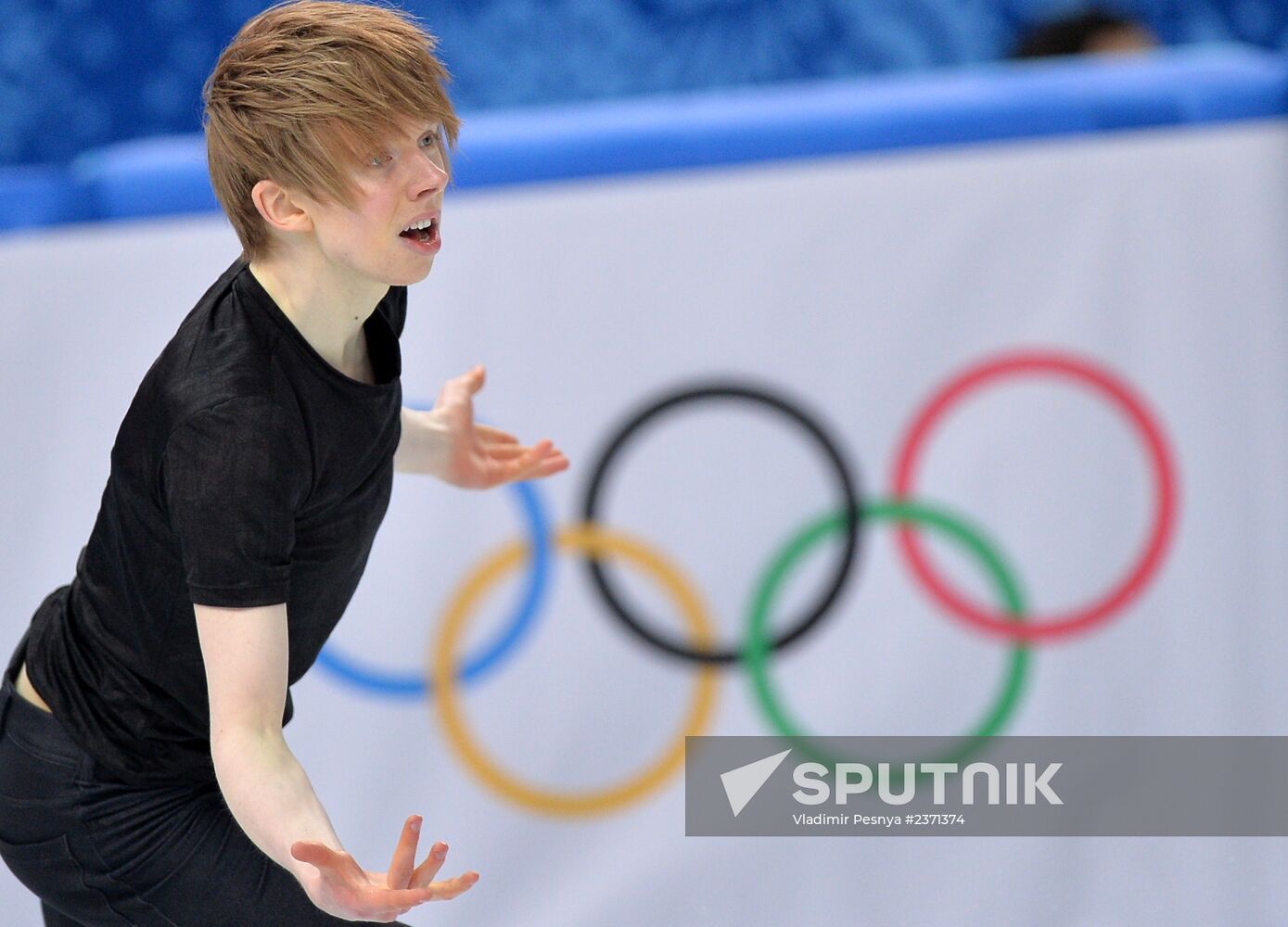 2014 Winter Olympics. Figure skating. Men's singles. Short program