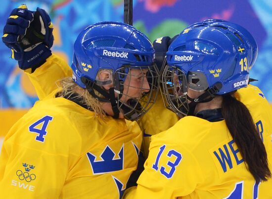 2014 Winter Olympics. Ice hockey. Women. Russia vs. Sweden