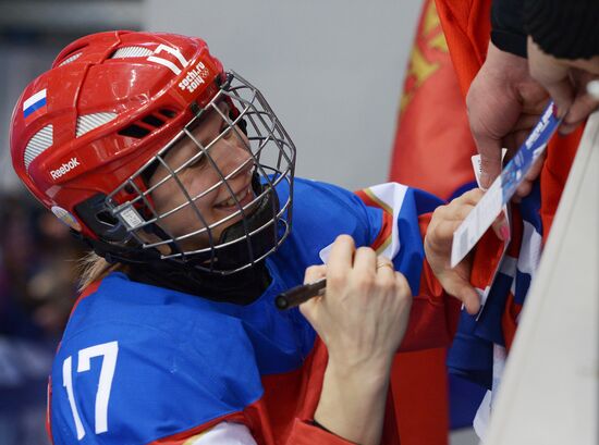 2014 Winter Olympics. Ice hockey. Women. Sweden vs. Russia