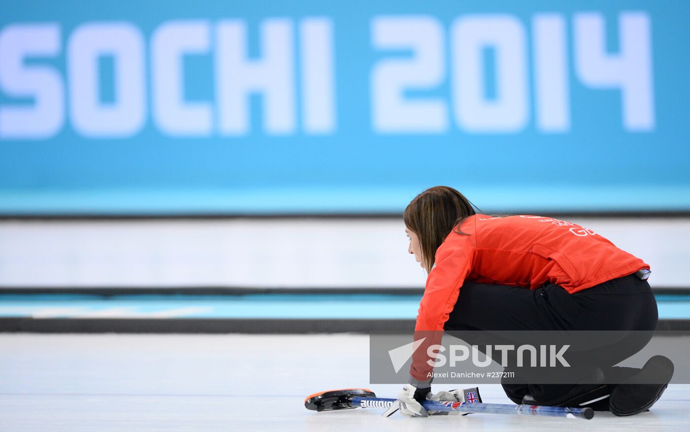 2014 Olympics. Curling. Women. Day five