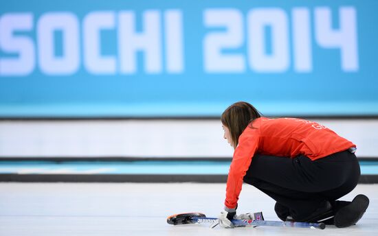 2014 Olympics. Curling. Women. Day five