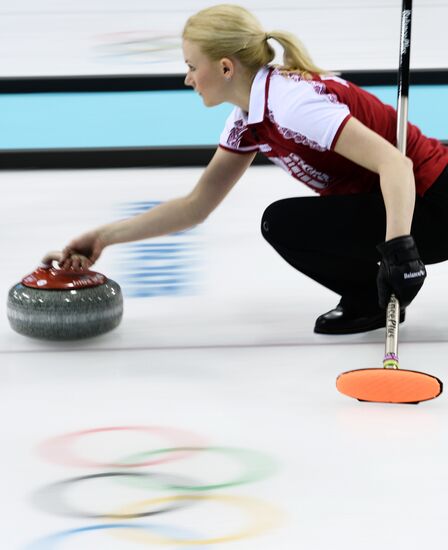 2014 Olympics. Curling. Women. Day five