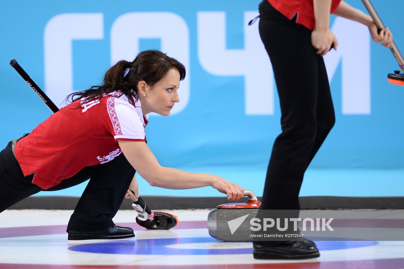 2014 Olympics. Curling. Women. Day four