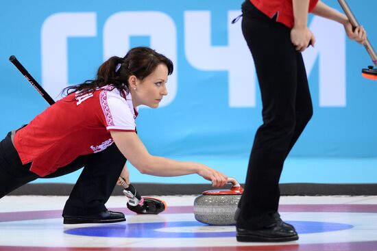 2014 Olympics. Curling. Women. Day four