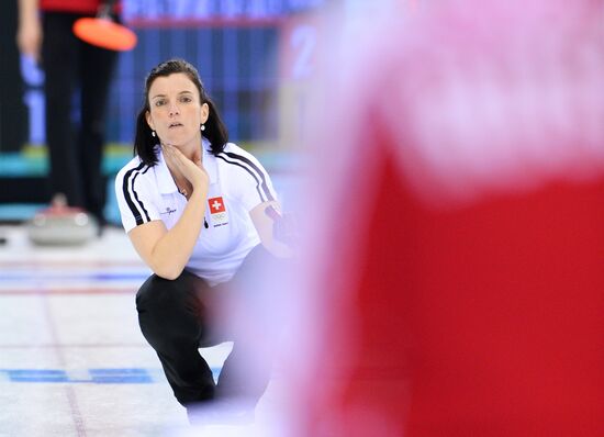 2014 Olympics. Curling. Women. Day five