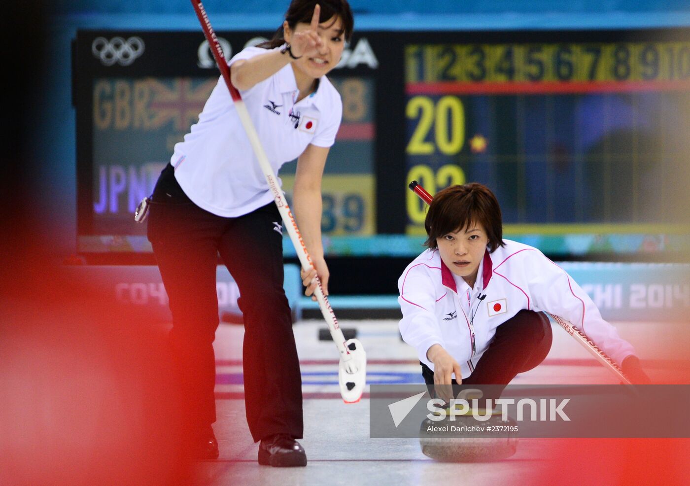 2014 Olympics. Curling. Women. Day five