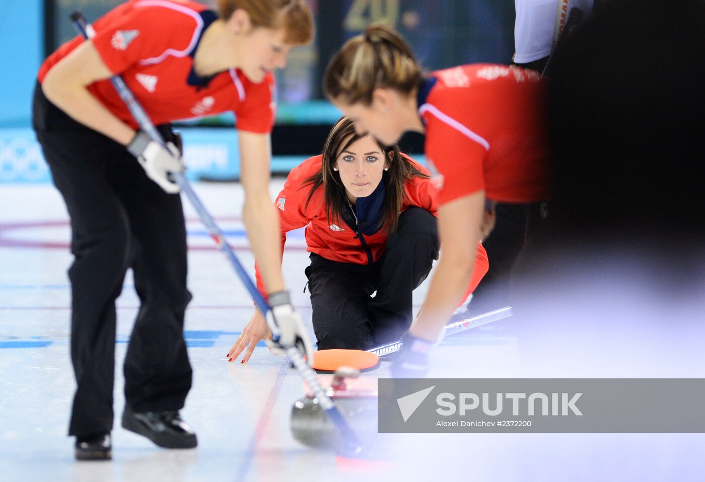 2014 Olympics. Curling. Women. Day five