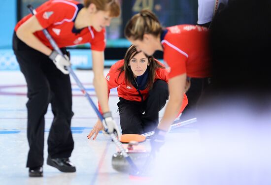 2014 Olympics. Curling. Women. Day five