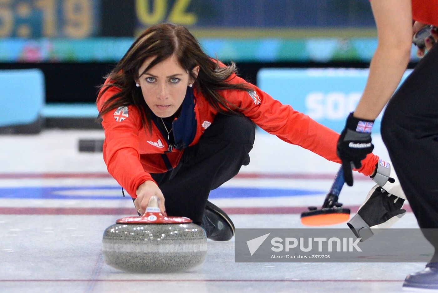 2014 Olympics. Curling. Women. Day five
