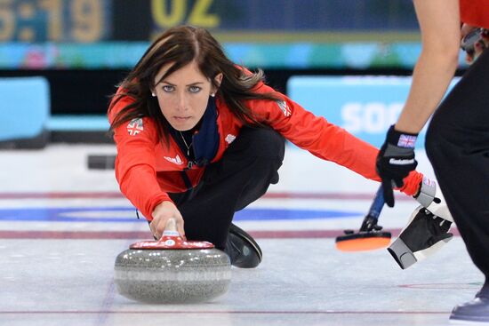 2014 Olympics. Curling. Women. Day five