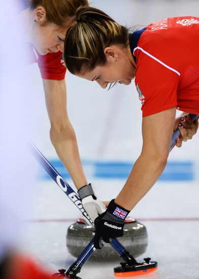 2014 Olympics. Curling. Women. Day five