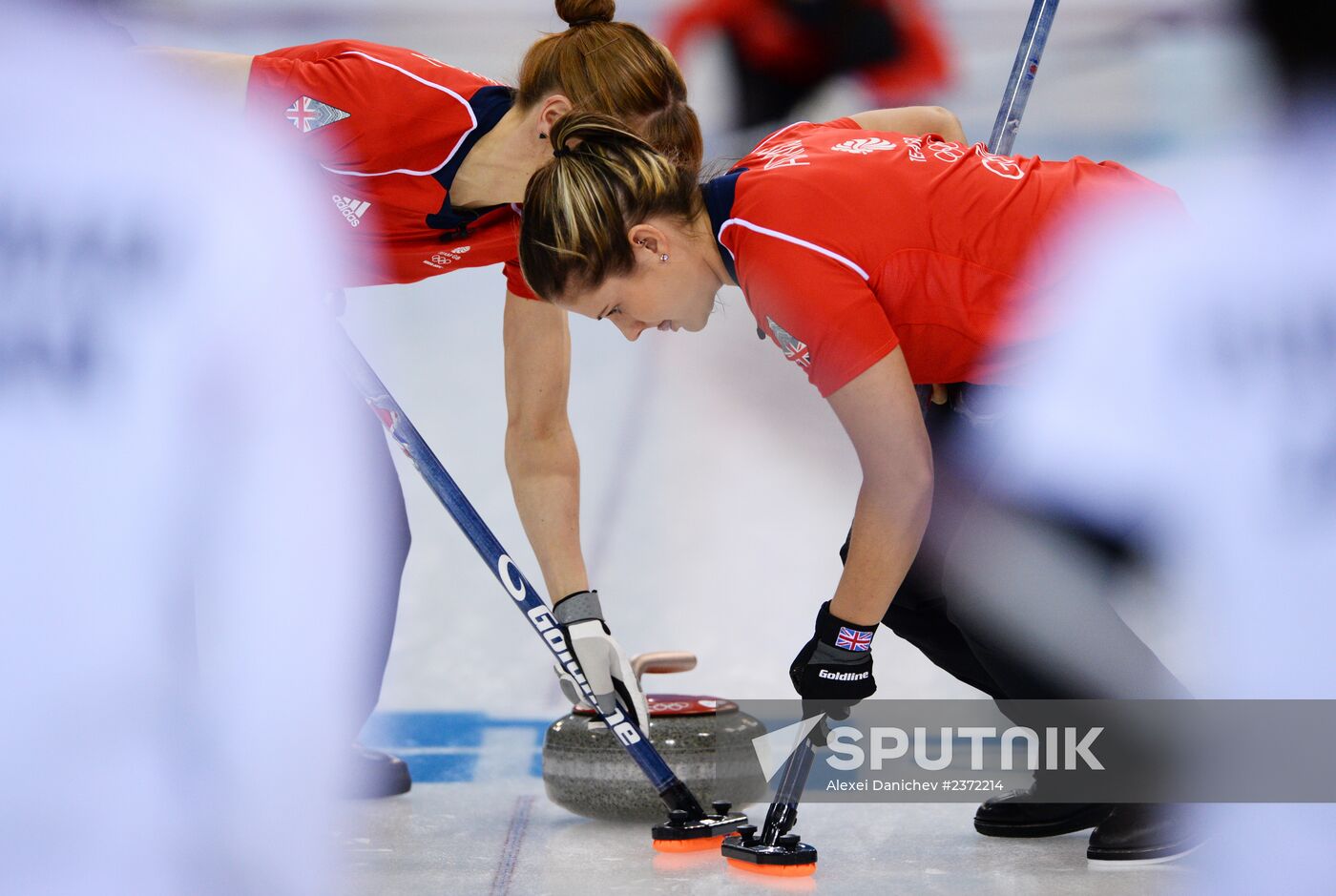 2014 Olympics. Curling. Women. Day five