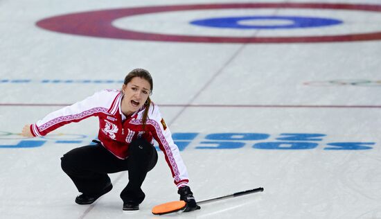 2014 Olympics. Curling. Women. Day five
