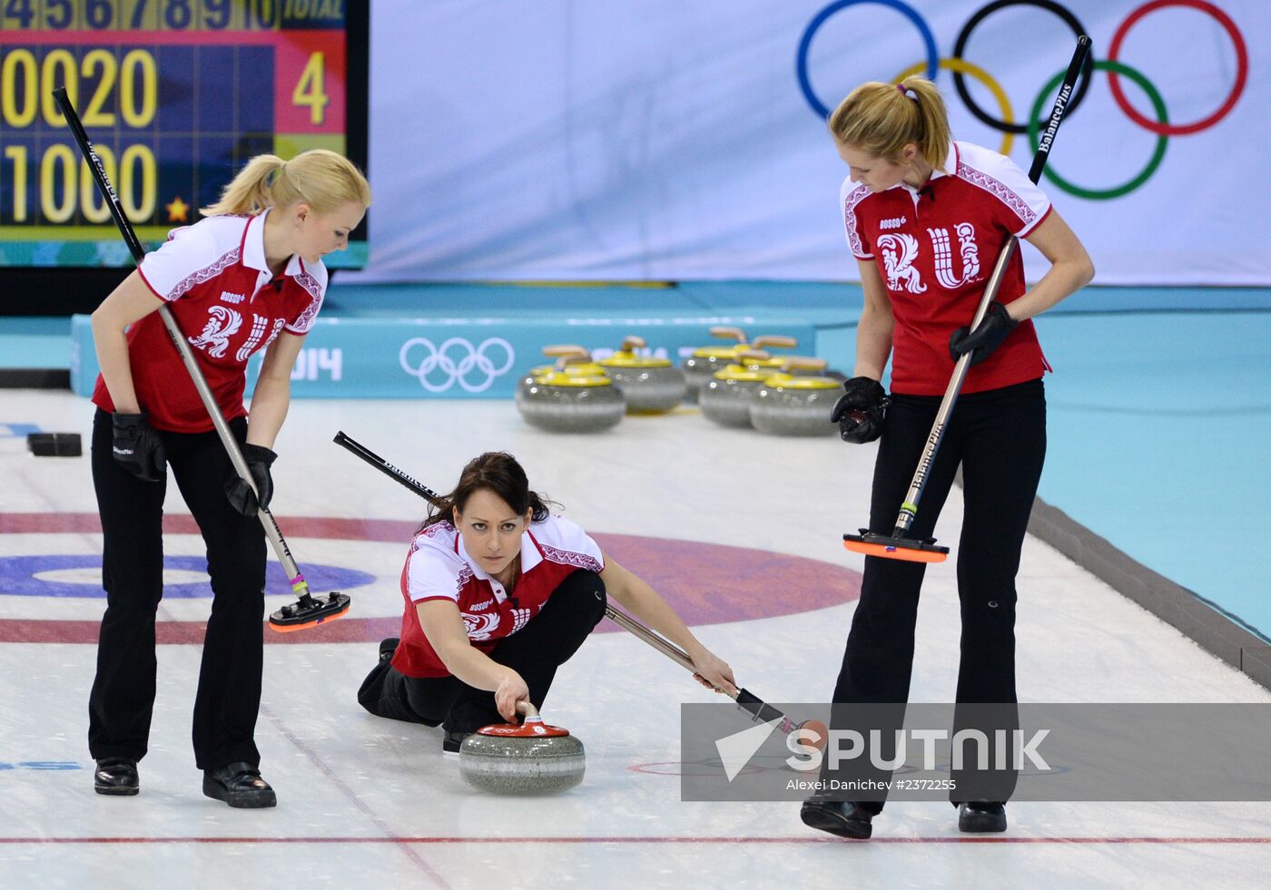 2014 Olympics. Curling. Women. Day five
