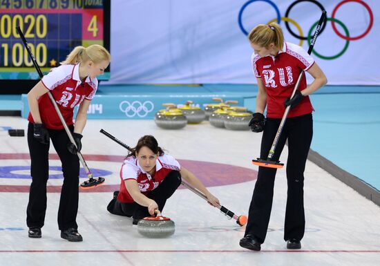 2014 Olympics. Curling. Women. Day five