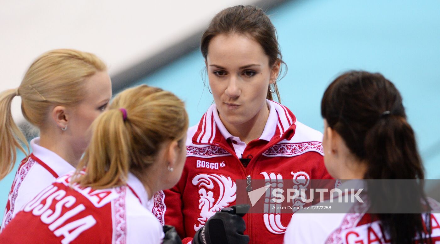 2014 Olympics. Curling. Women. Day five