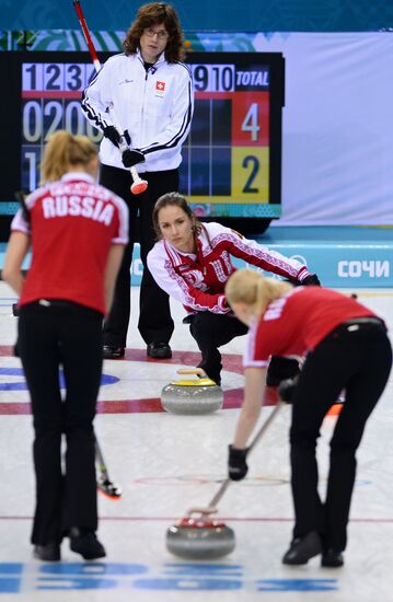 2014 Olympics. Curling. Women. Day five
