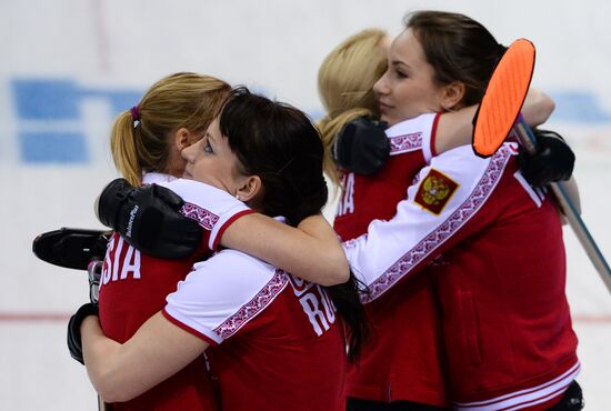 2014 Olympics. Curling. Women. Day five
