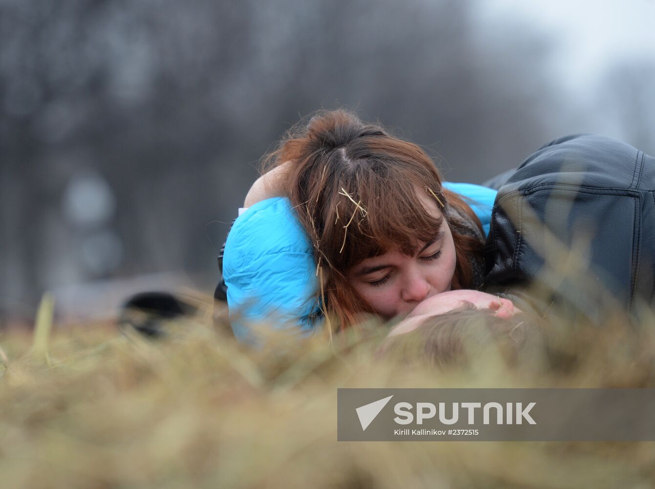 Ten-feet high hayloft for lovers appeared in Gorky Park for St Valentine's Day