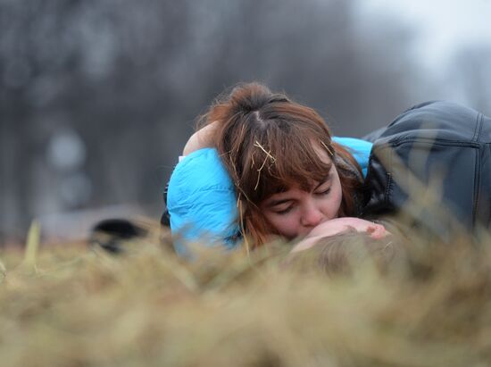 Ten-feet high hayloft for lovers appeared in Gorky Park for St Valentine's Day