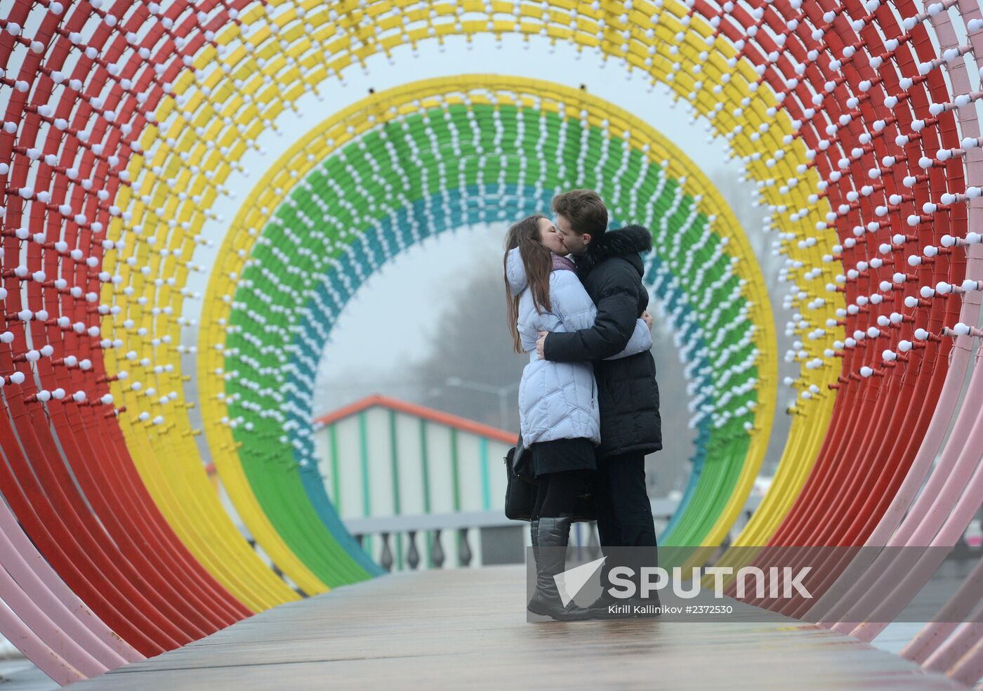 Ten-feet high hayloft for lovers appeared in Gorky PArky Park for St Valentine's Day