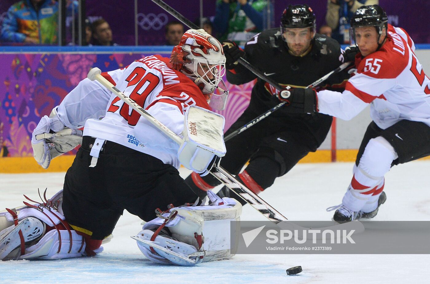 2014 Winter Olympics. Ice hockey. Men. Canada vs. Austria