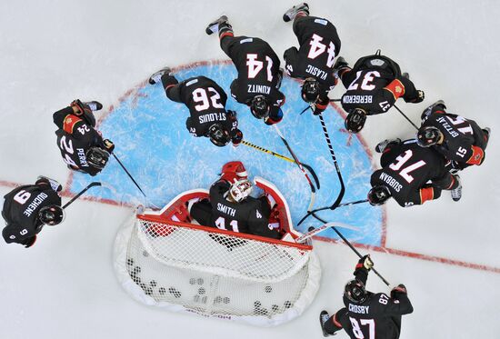 2014 Winter Olympics. Ice hockey. Men. Canada vs. Austria