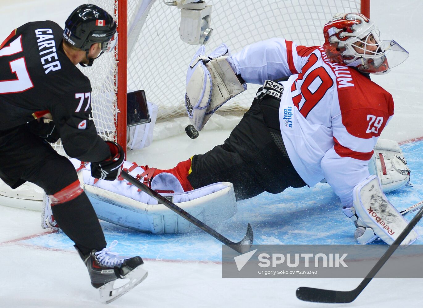 2014 Winter Olympics. Ice hockey. Men. Canada vs. Austria