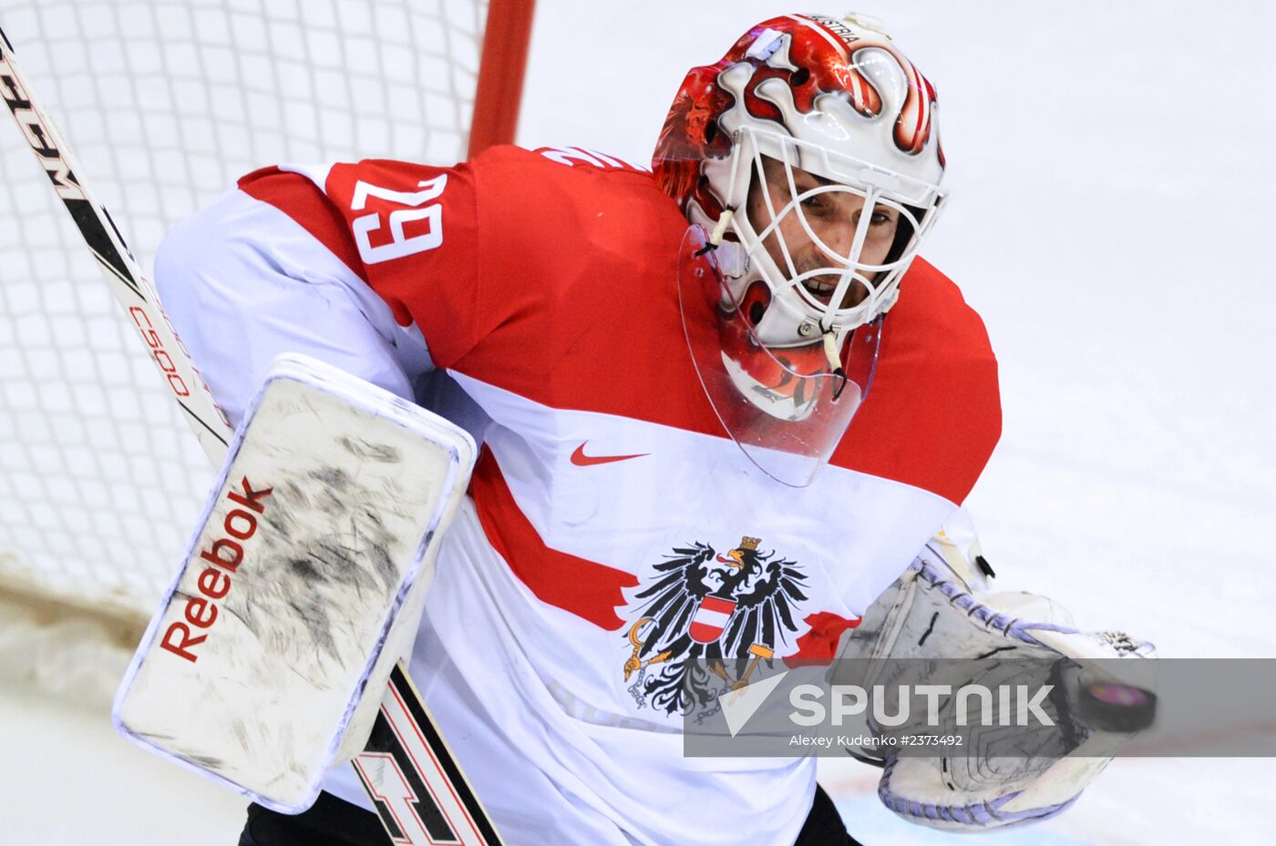2014 Winter Olympics. Ice hockey. Men. Canada vs. Austria