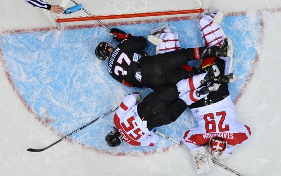 2014 Winter Olympics. Ice hockey. Men. Canada vs. Austria