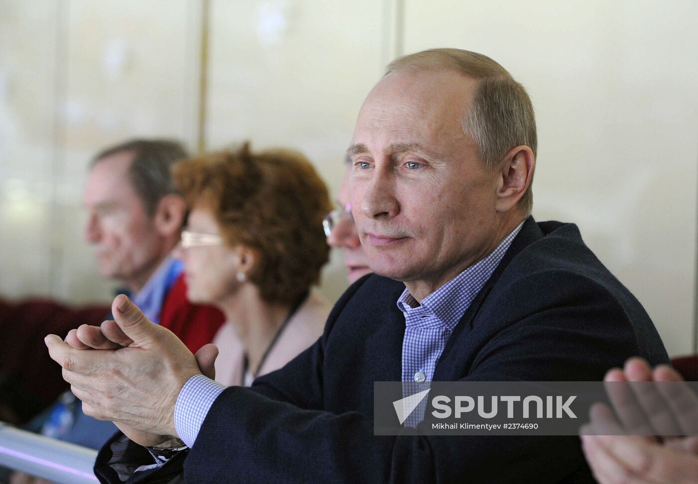 Vladimit Putin visits Russia-US hockey match
